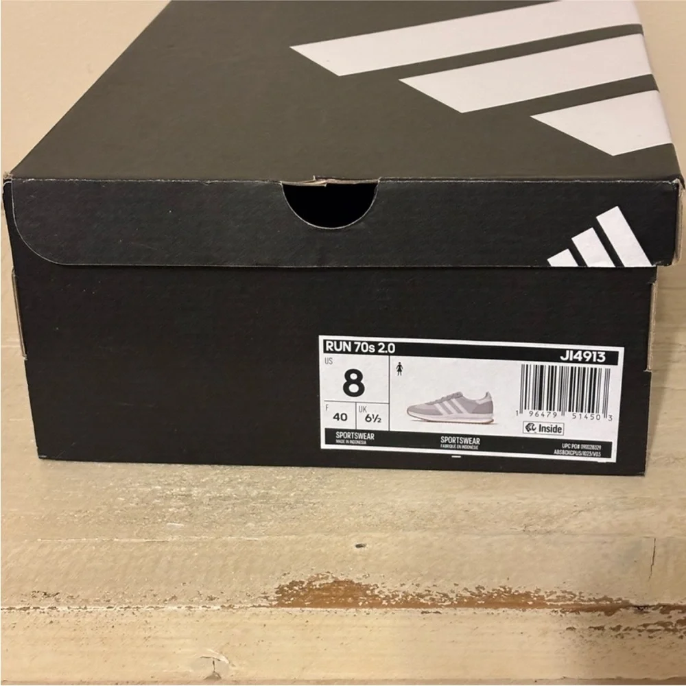 Adidas~Run 70’s~2.0~Classic Gray and White Sneakers - Picture 4 of 7